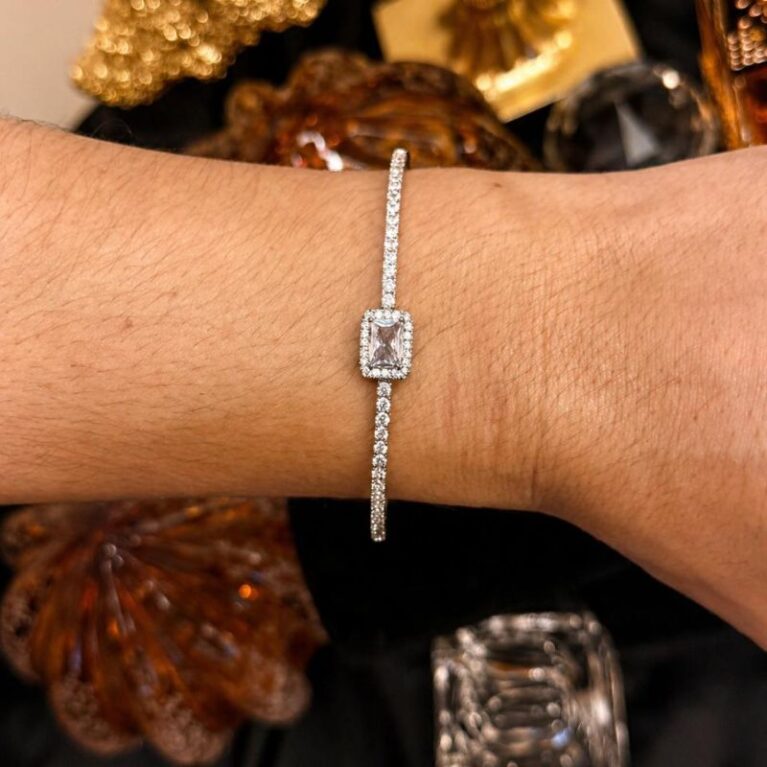 Brazalete con circonitas blancas