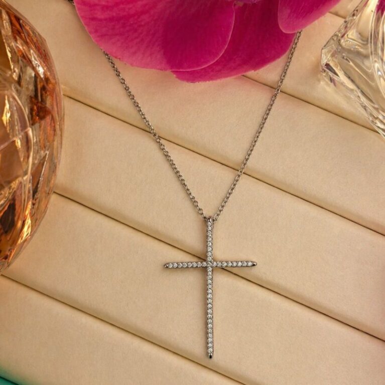 Cadena fina rodio con cruz de circonitas cod co115 210.000