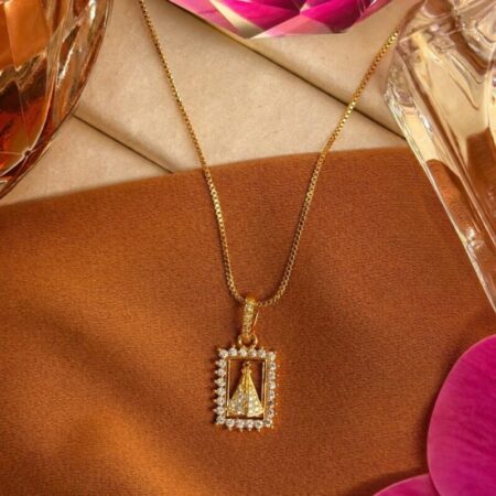 Cadena fina con medalla de la virgen con circonitas