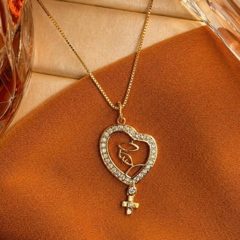 Cadena fina con dije de la virgen niña con circonitas